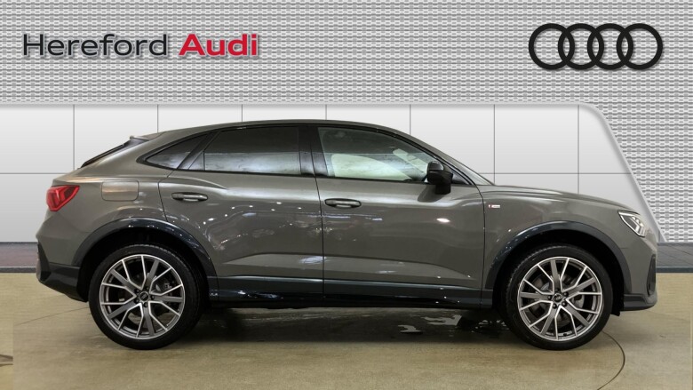 Audi Q3 40 TFSI Quattro Black Ed 5dr S Tronic [Tech Pack] Petrol Estate